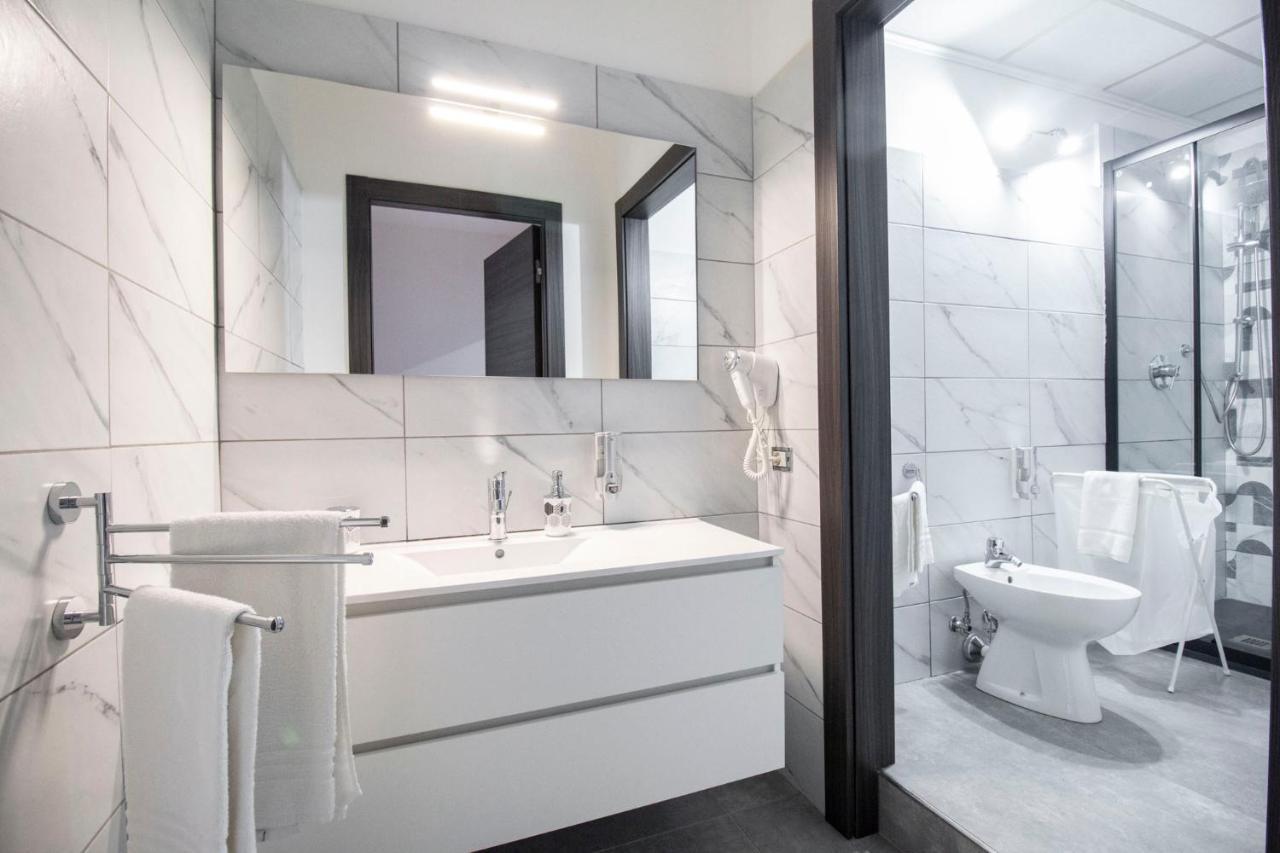 Royal Playa Suite And Apartament -Private Parking- Self Chek Out Catania Exterior photo