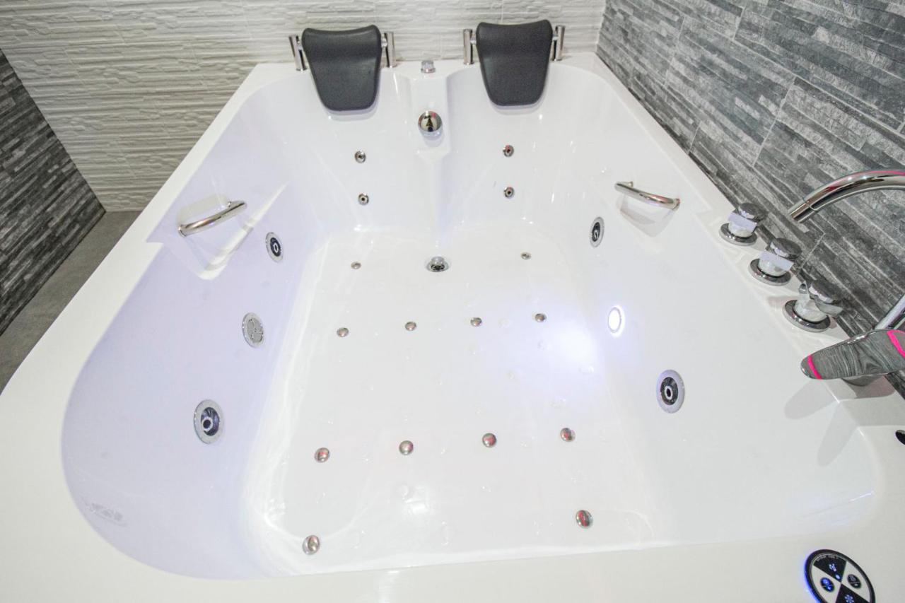 Royal Playa Suite And Apartament -Private Parking- Self Chek Out Catania Exterior photo