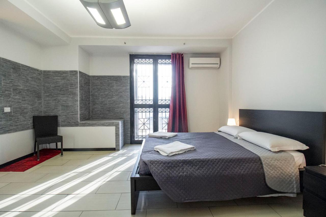 Royal Playa Suite And Apartament -Private Parking- Self Chek Out Catania Exterior photo