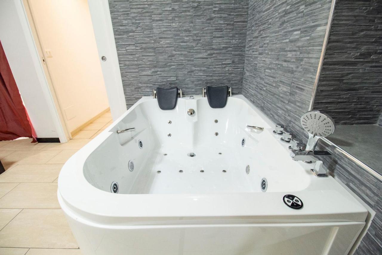 Royal Playa Suite And Apartament -Private Parking- Self Chek Out Catania Exterior photo