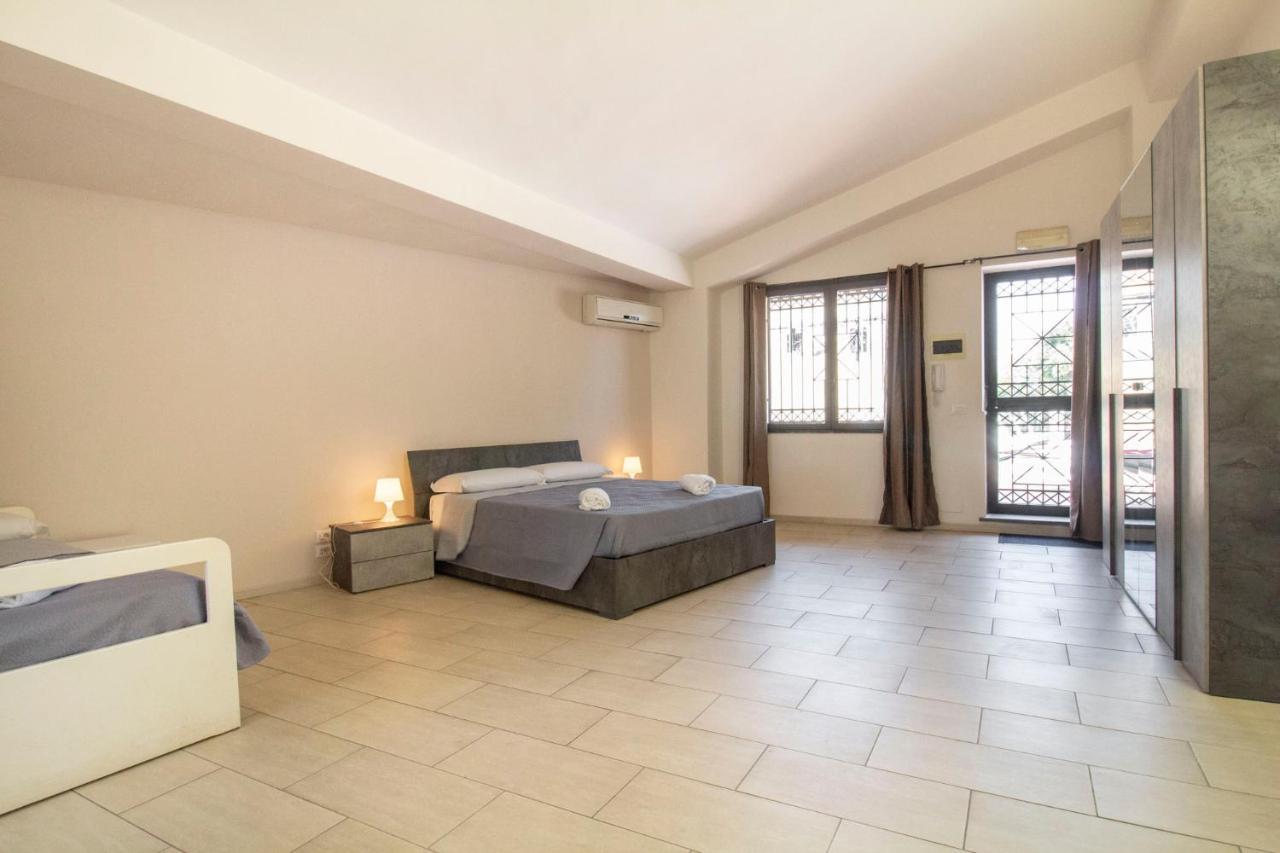 Royal Playa Suite And Apartament -Private Parking- Self Chek Out Catania Exterior photo